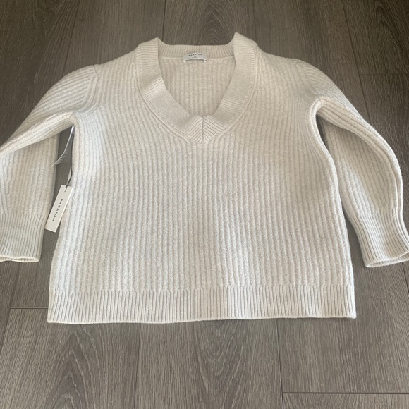 NWT Aritzia Wilfred Roger Sweater - Picture 2 of 5